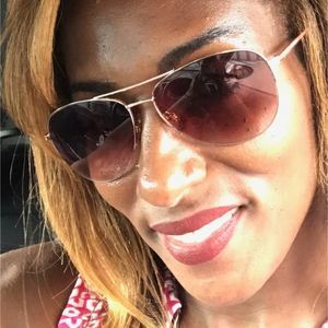 Meet your Posher, Dionne